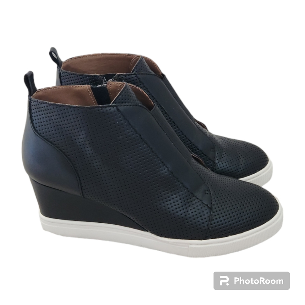 Linea Paolo Womens Felicia Boot  Wedge Heel Black Leather Sneaker Bootie